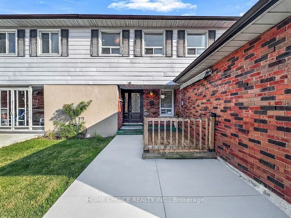 38 Robbinstone Drive, Toronto, ON M1B 2E6 – photo 2