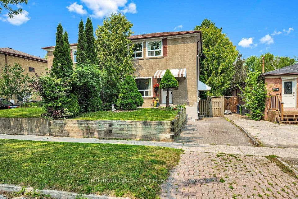 62 Porchester Drive, Toronto, ON M1J 2R5 – photo 2