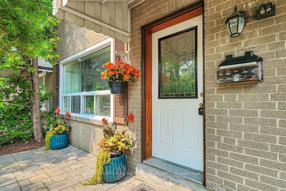 62 Porchester Drive, Toronto, ON M1J 2R5 – photo 3