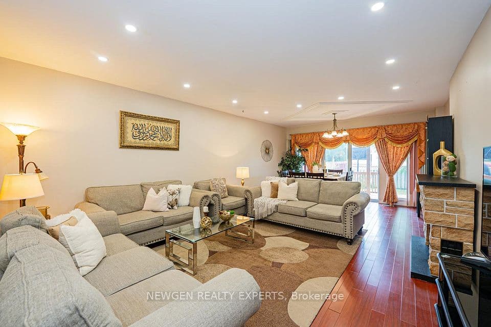 592A Danforth Road, Toronto, ON M1K 1E6 – main photo