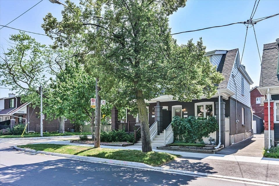 918 Greenwood Avenue, Toronto, ON M4J 4C1 – main photo