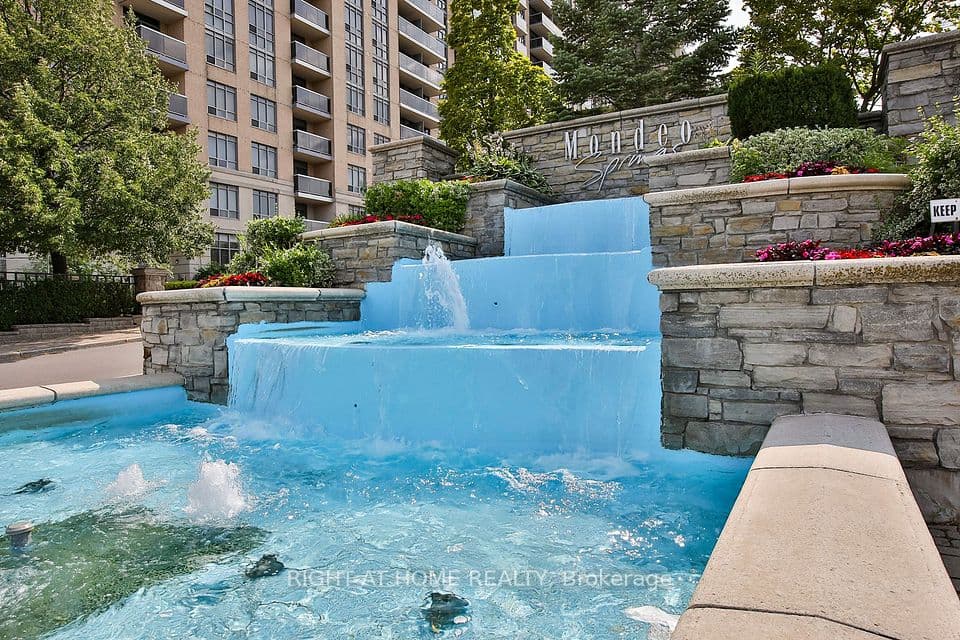 18 Mondeo Drive 626, Toronto, ON M1P 5C8 – photo 2