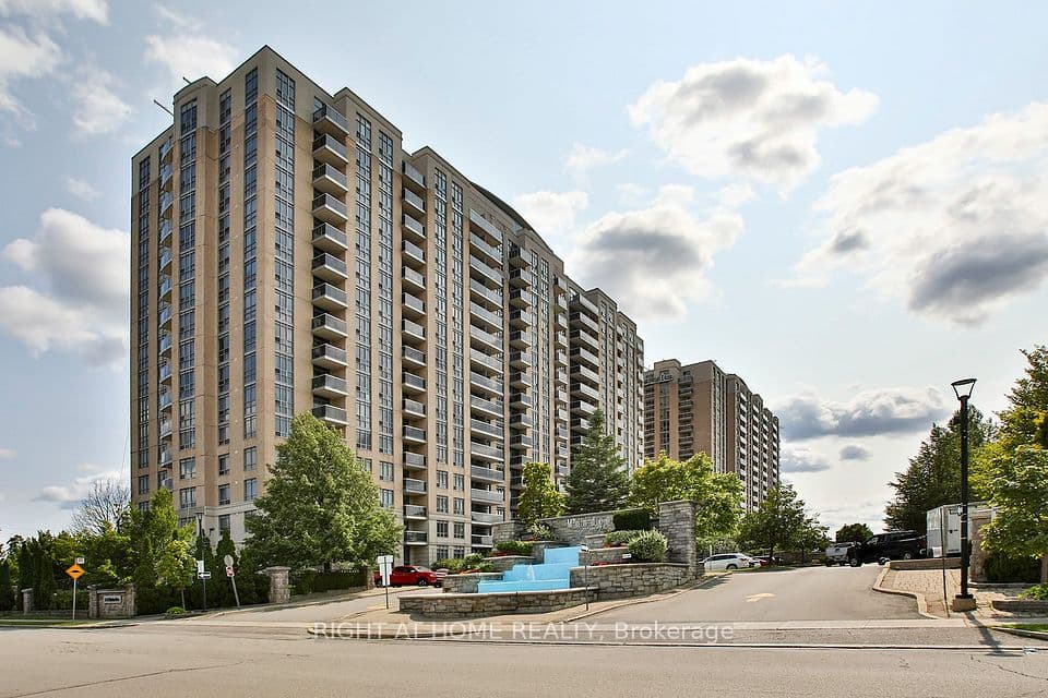 18 Mondeo Drive 626, Toronto, ON M1P 5C8 – main photo