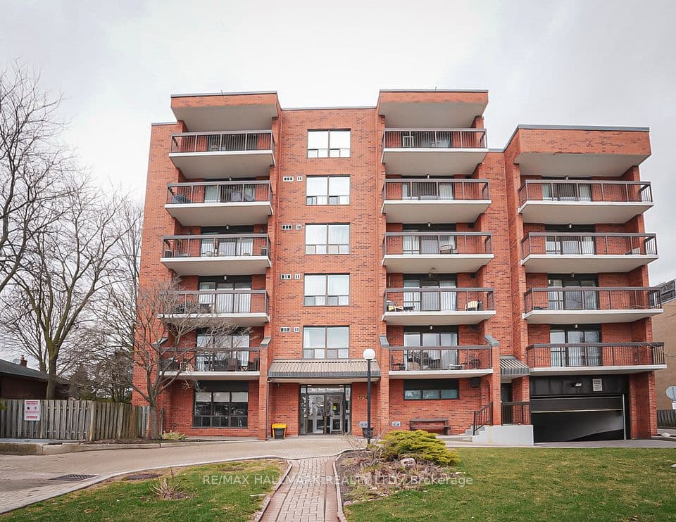 3734 St Clair Avenue E 203, Toronto, ON M1M 1T7 – main photo