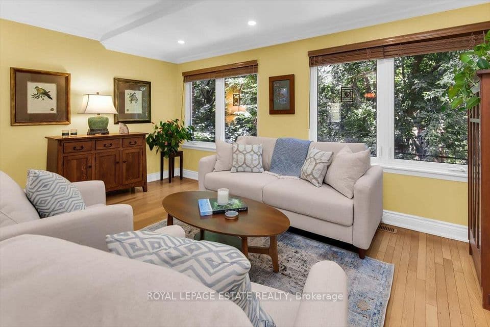 90 Edgewood Avenue 123, Toronto, ON M4L 3H1 – photo 3