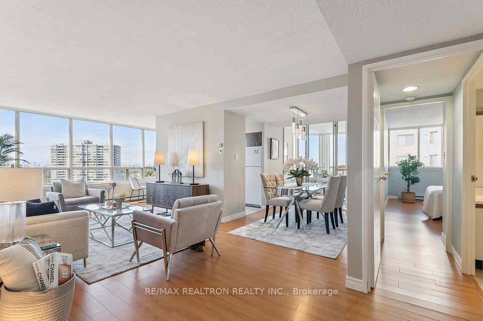 150 Alton Towers Circle 1503, Toronto, ON M1V 4X7 – main photo