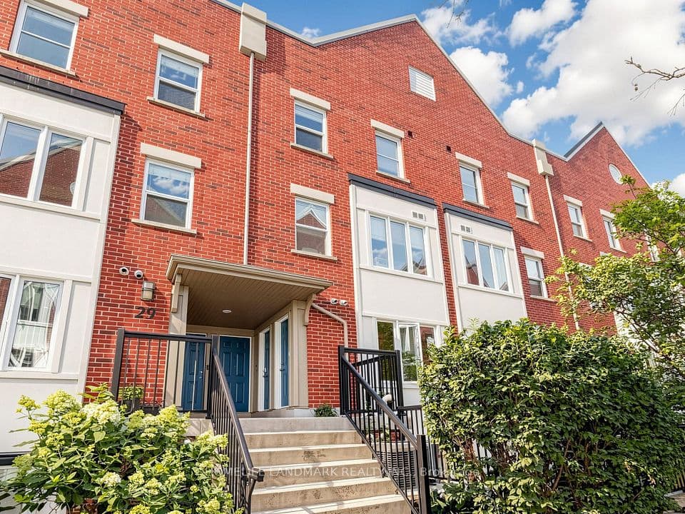 29 Frances Loring Lane 4, Toronto, ON M4M 3E8 – main photo
