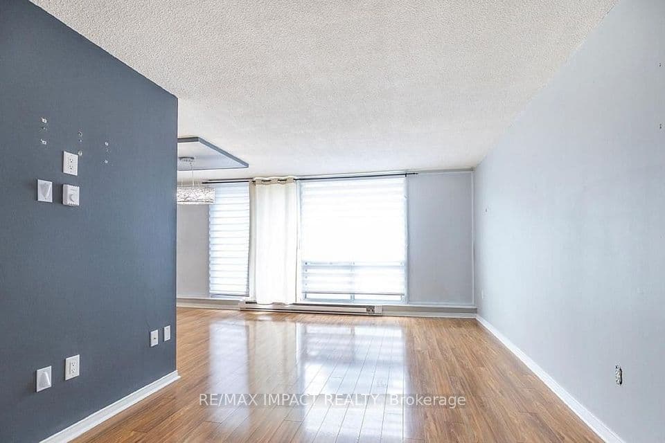 454 Centre Street 108, Oshawa, ON L1H 4C2 – photo 2