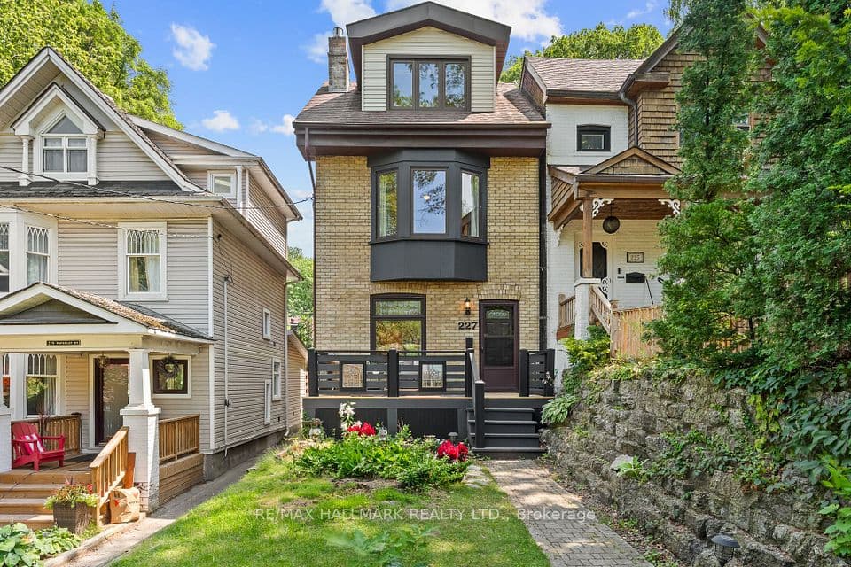 227 Waverley Road, Toronto, ON M4L 3T4 – main photo