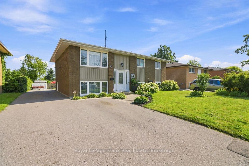 317 Dwight Avenue, Oshawa, ON L1J 1K8 – main photo