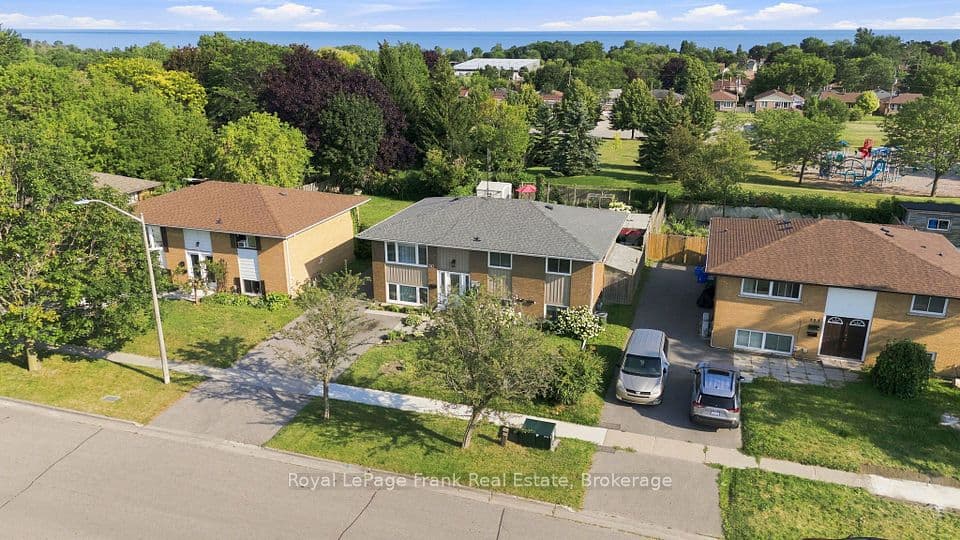317 Dwight Avenue, Oshawa, ON L1J 1K8 – photo 2