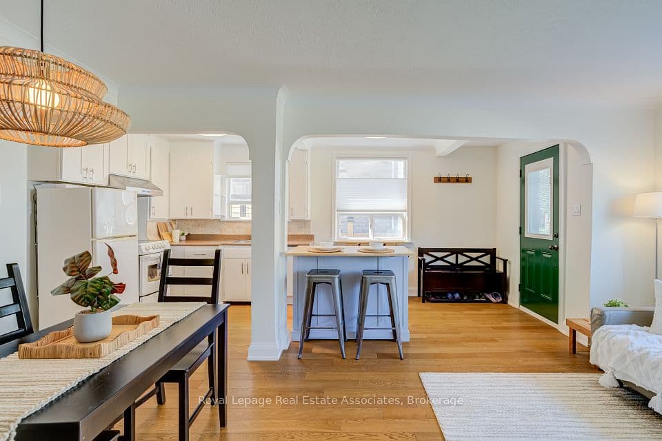 43 Heale Avenue, Toronto, ON M1N 3X6 – photo 2
