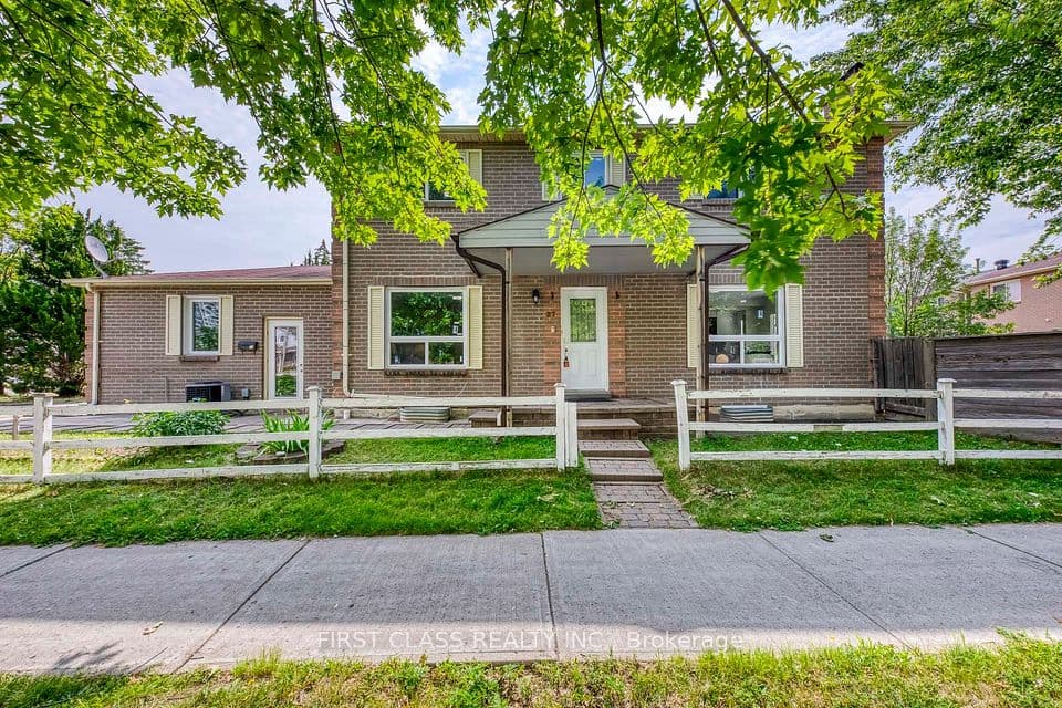 27 Alton Towers Circle, Toronto, ON M1V 3T2 – photo 2