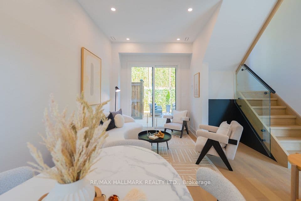 22 Harriet Street, Toronto, ON M4L 2E9 – photo 3