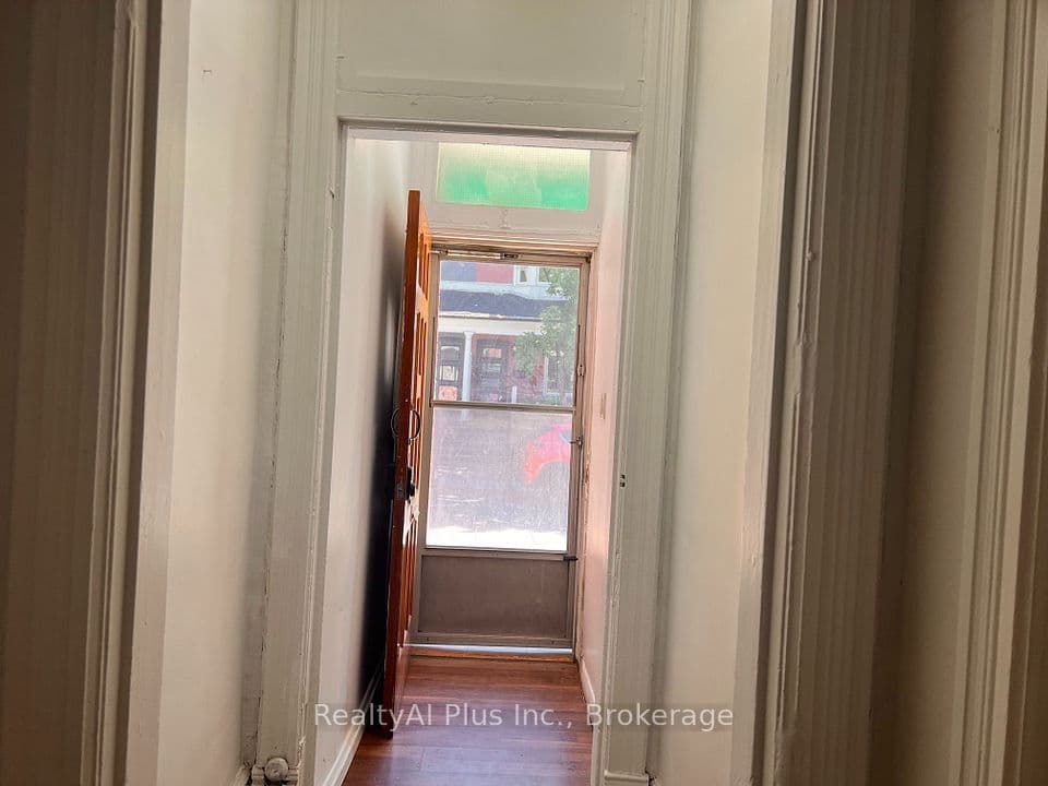 182 Boulton Avenue, Toronto, ON M4M 2J9 – photo 2