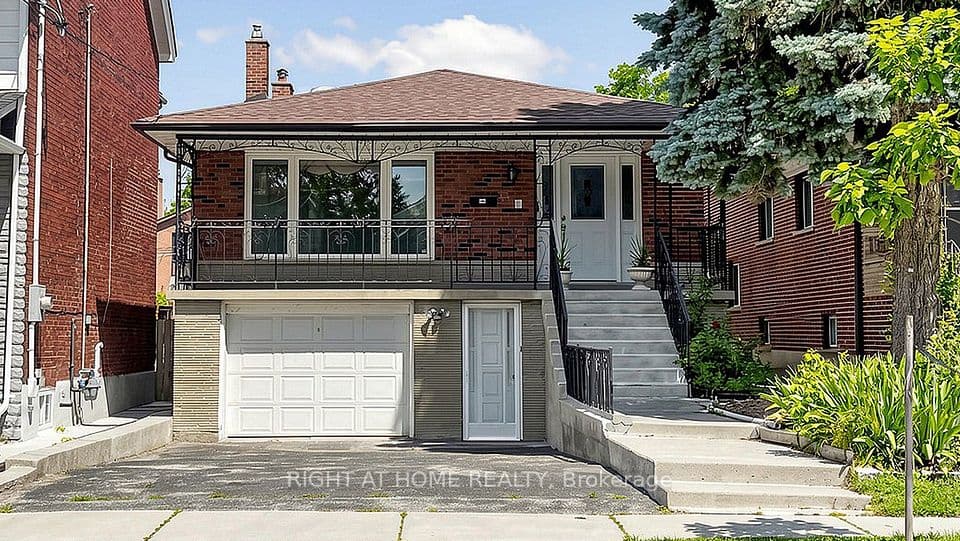 20 Torrens Avenue, Toronto, ON M4K 2H8 – main photo