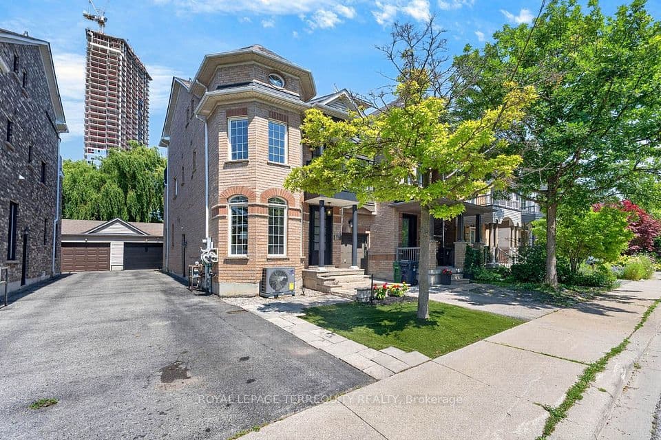 40 Whistle Post Street, Toronto, ON M4E 3W8 – photo 2