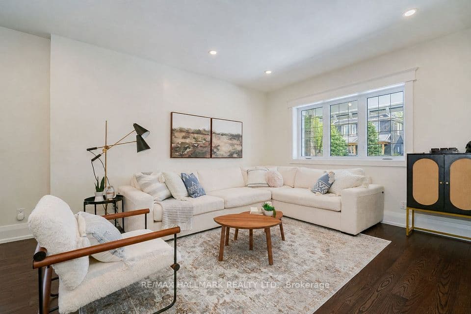 338 Kenilworth Avenue, Toronto, ON M4L 3S8 – photo 3