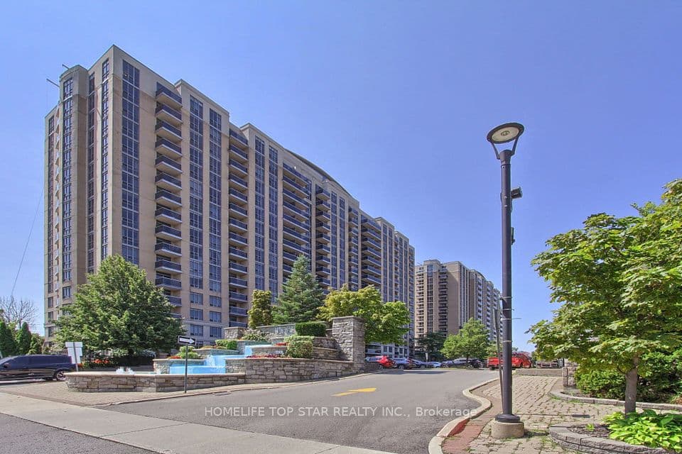 18 Mondeo Drive 1323, Toronto, ON M1P 5C8 – main photo
