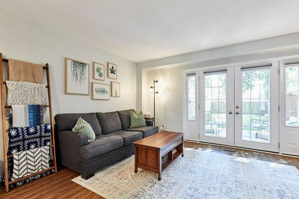 831 Gentry Crescent, Oshawa, ON L1K 1L6 – main photo