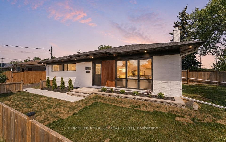 22 Arnprior Road, Toronto, ON M1K 5A6 – main photo