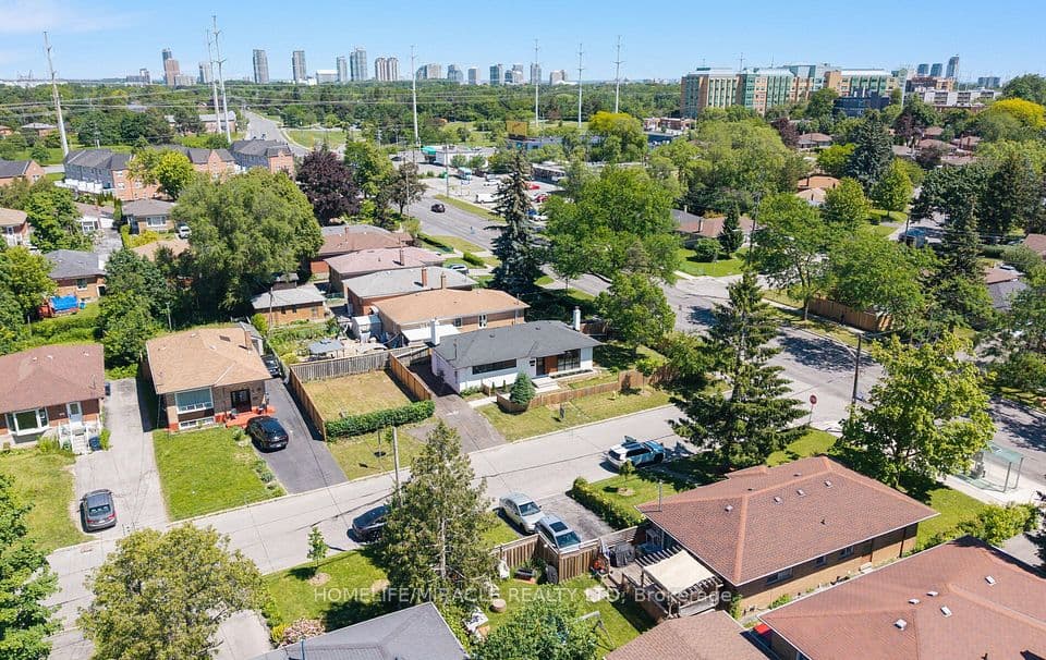 22 Arnprior Road, Toronto, ON M1K 5A6 – photo 3