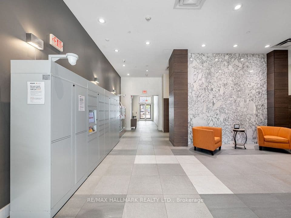 2055 Danforth Avenue 414, Toronto, ON M4C 1J8 – photo 3