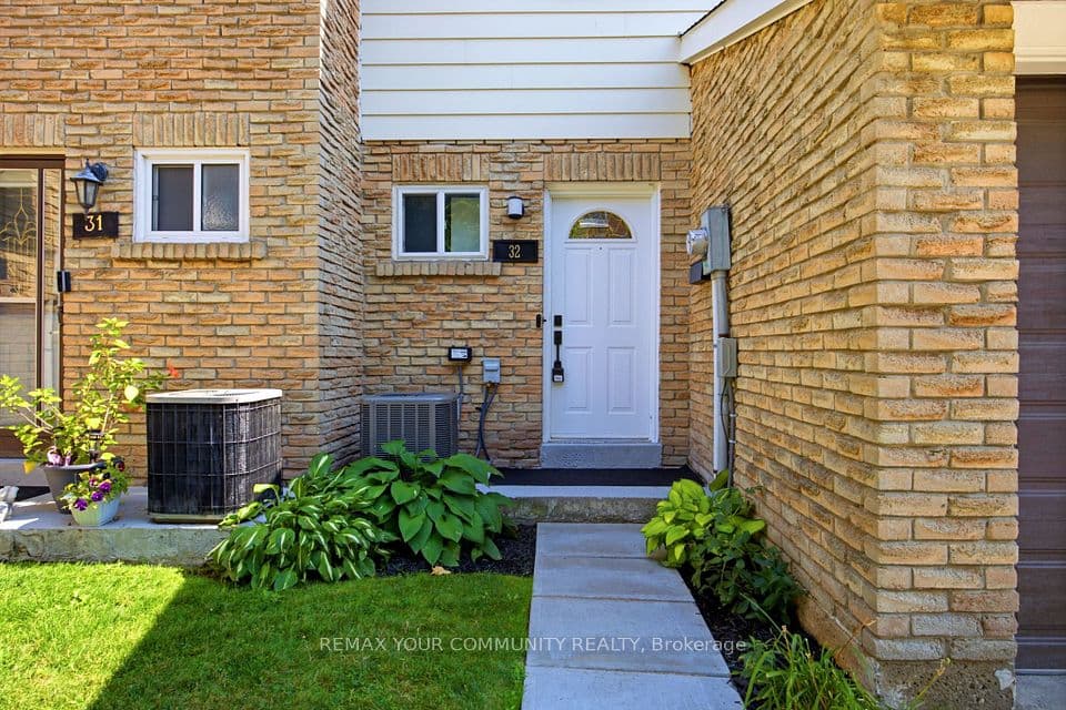 80 Dundalk Drive, Toronto, ON L6S 3J5 – photo 3