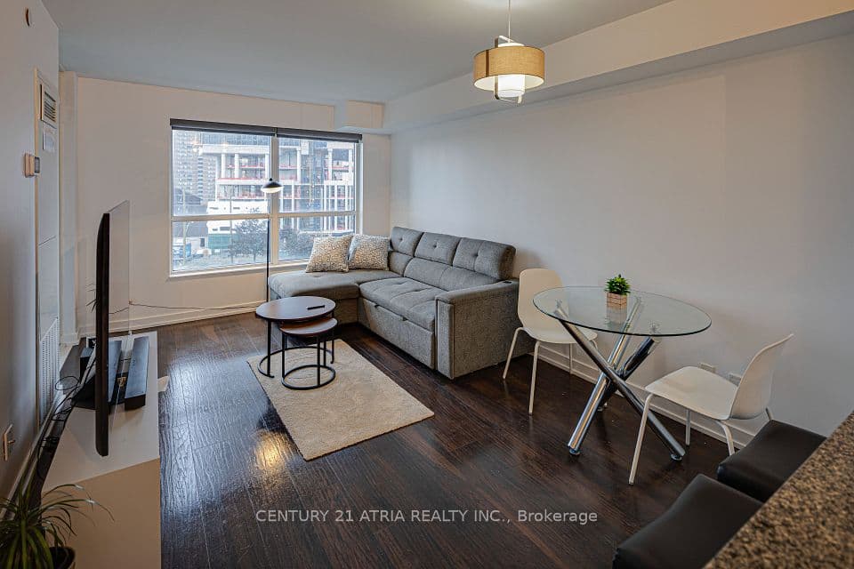 8 Trent Avenue 503, Toronto, ON M4C 0A6 – main photo