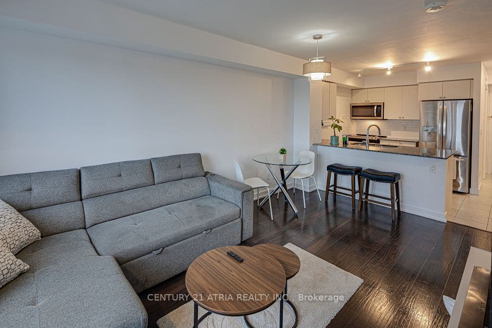 8 Trent Avenue 503, Toronto, ON M4C 0A6 – photo 2