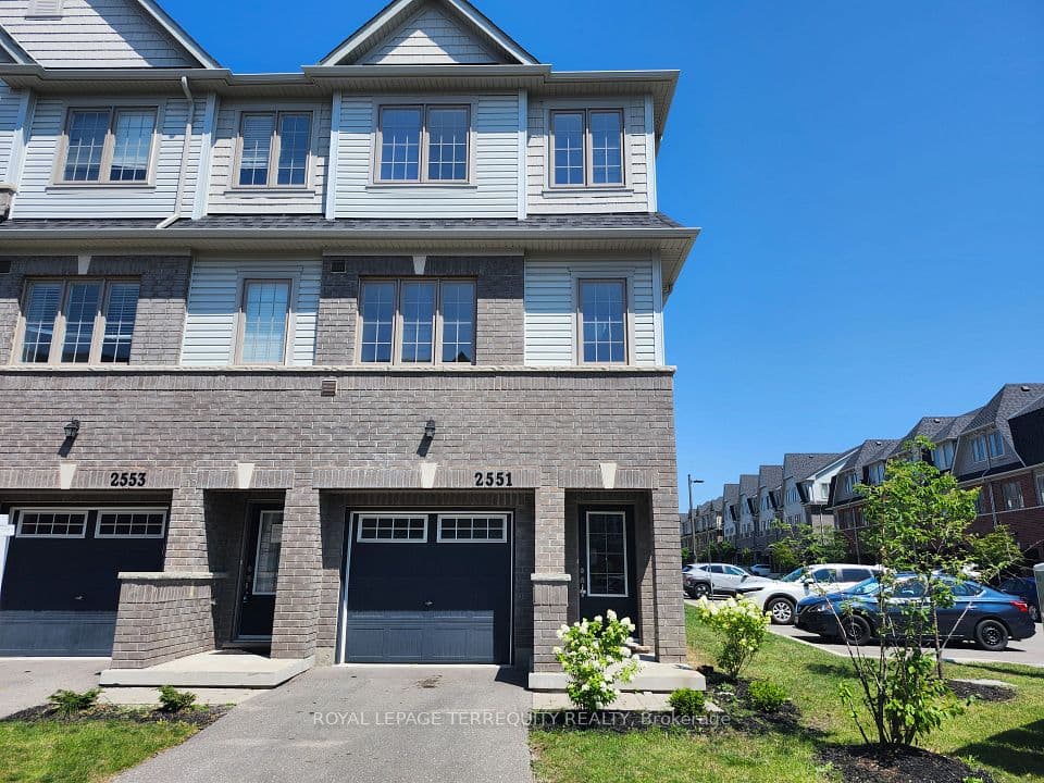 2551 Barbarolli Path 115, Oshawa, ON L1L 0P9 – photo 2