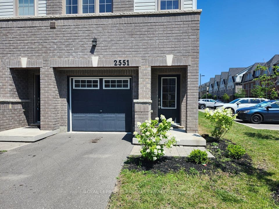 2551 Barbarolli Path 115, Oshawa, ON L1L 0P9 – photo 3