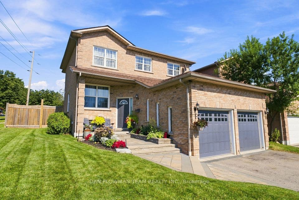 1 Murkar Crescent, Whitby, ON L1N 8Y4 – photo 3