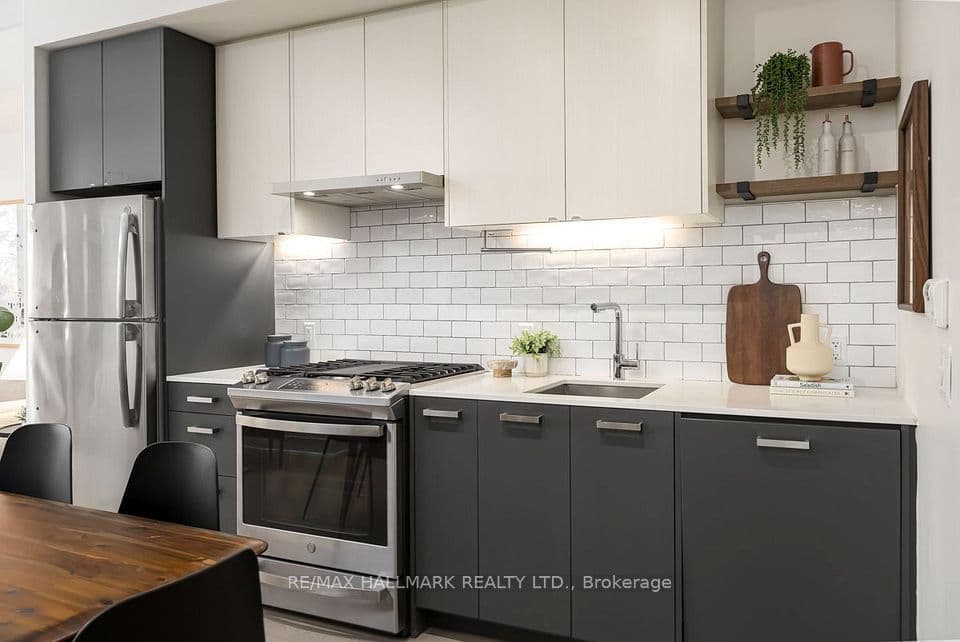 1331 Queen Street E 403, Toronto, ON M4L 0B1 – photo 2
