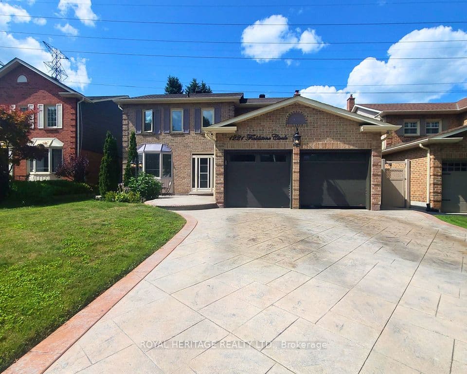 1221 Fieldstone Circle, Pickering, ON L1X 1B9 – main photo