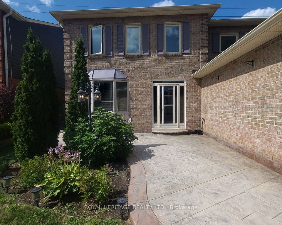 1221 Fieldstone Circle, Pickering, ON L1X 1B9 – photo 3