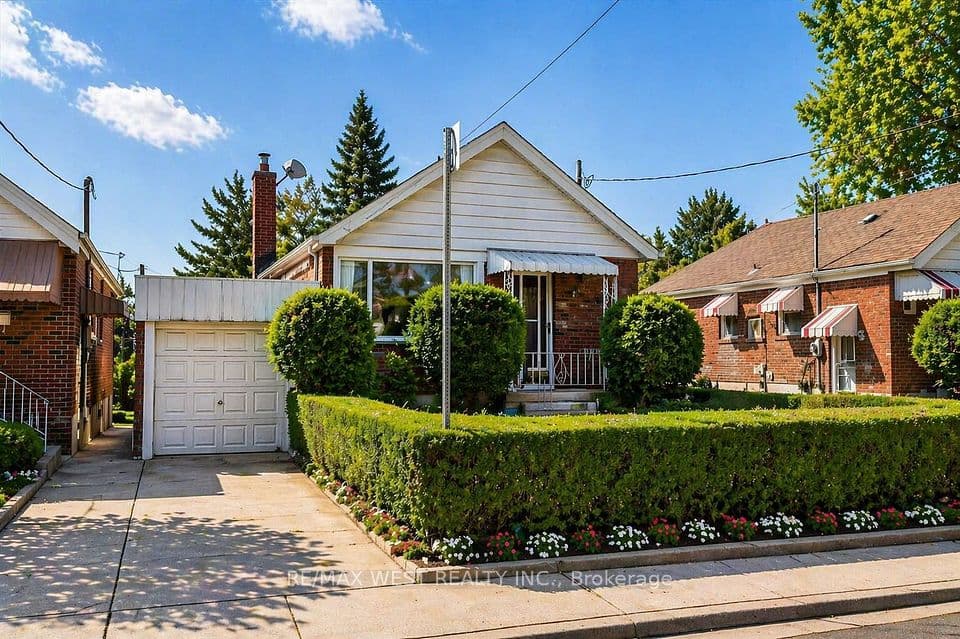 5 Dieppe Road S, Toronto, ON M4J 2K8 – photo 2