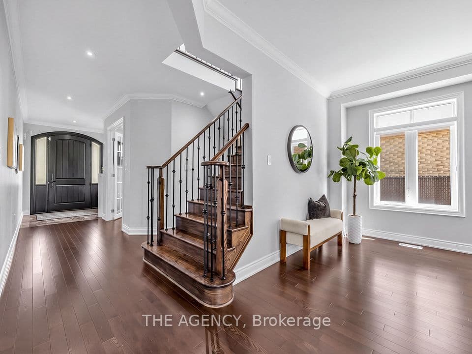 576 Oakwood Drive, Pickering, ON L1W 2W7 – photo 3