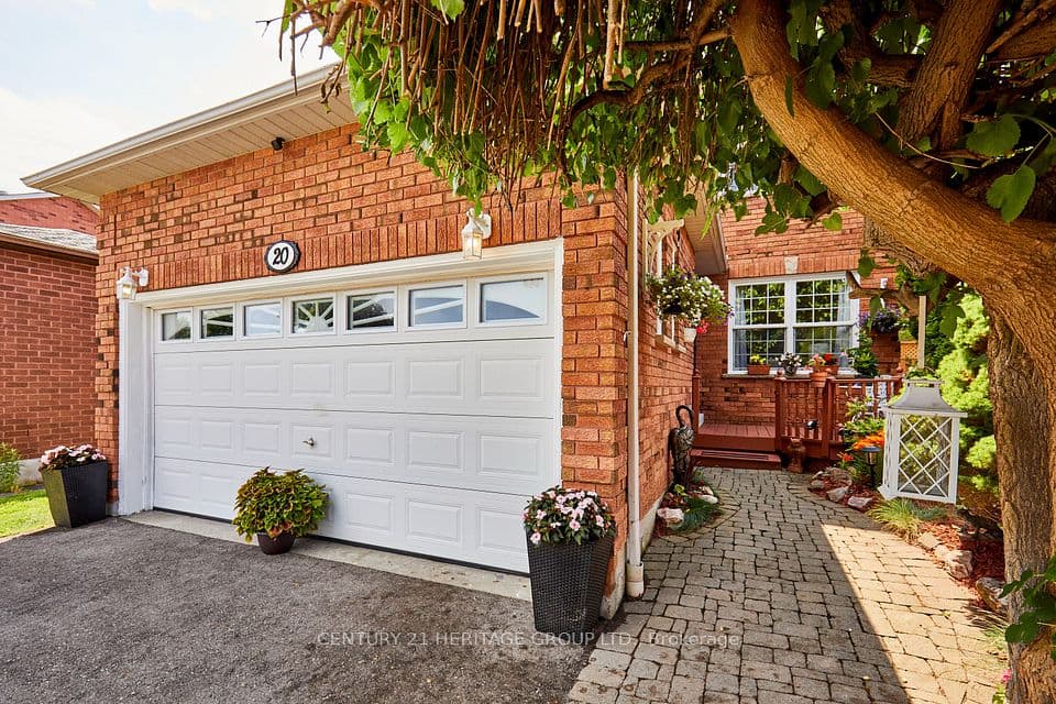 20 Old Colony Drive, Whitby, ON L1R 2A3 – photo 3