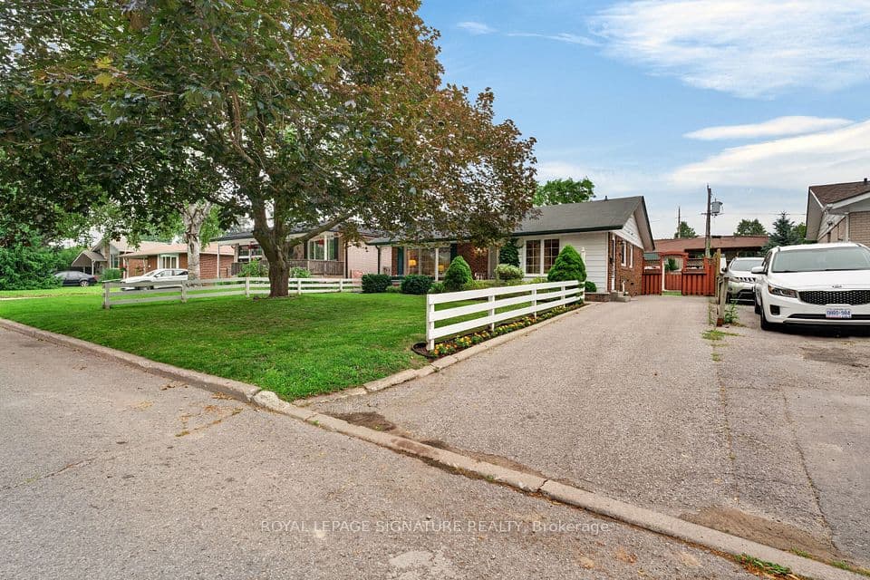 150 Clements Road E, Ajax, ON L1S 1L7 – main photo
