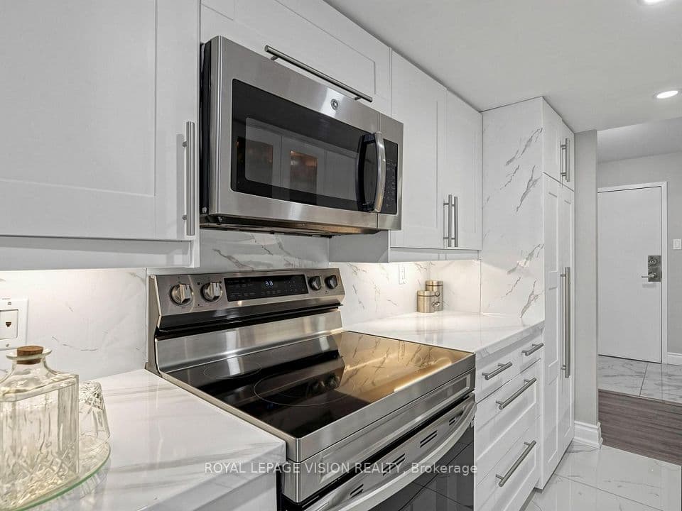 11753 Sheppard Avenue E 419, Toronto, ON M1B 5M3 – main photo