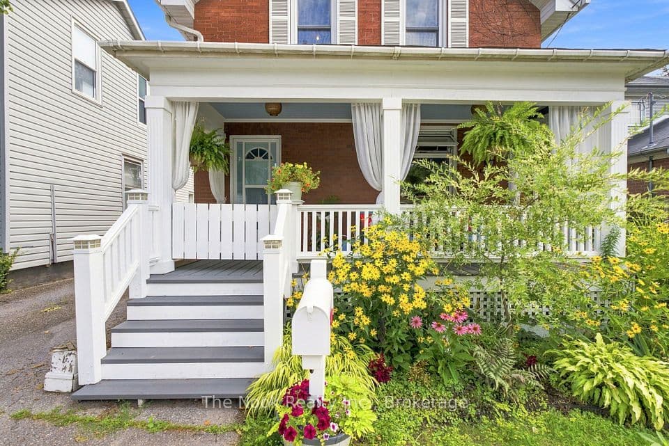 79 Elgin Street W, Oshawa, ON L1G 1S5 – photo 2