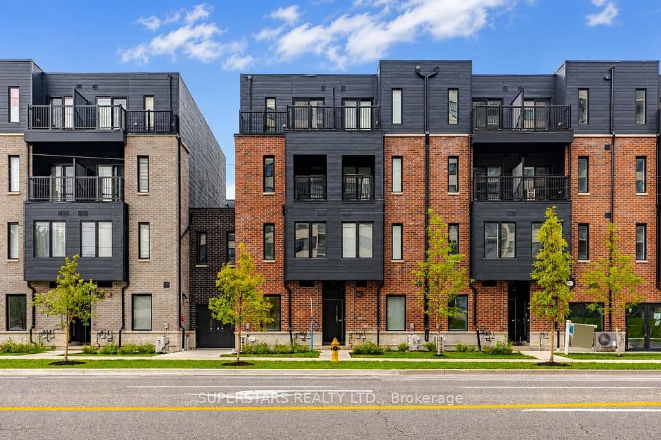 3069 Pharmacy Avenue 14, Toronto, ON M1W 2H1 – main photo