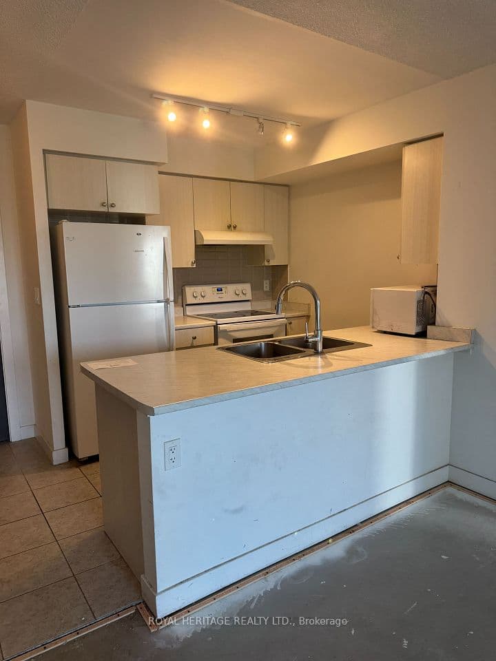 1346 Danforth Road 403, Toronto, ON M1J 0A9 – photo 2