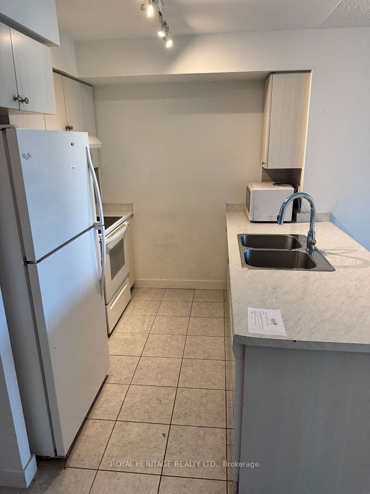 1346 Danforth Road 403, Toronto, ON M1J 0A9 – photo 3