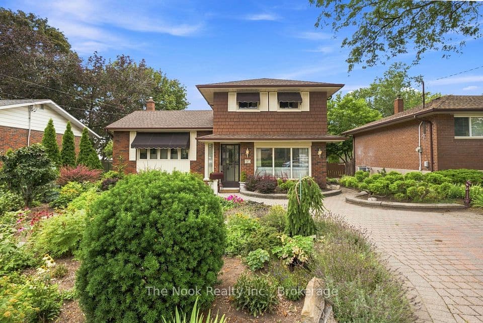 110 Bowman Avenue, Whitby, ON L1N 3T6 – photo 2