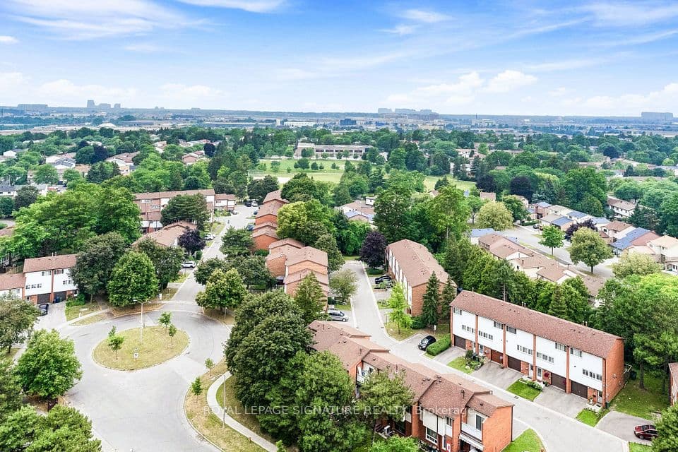 100 Wingarden Court 1807, Toronto, ON M1B 2P4 – photo 2