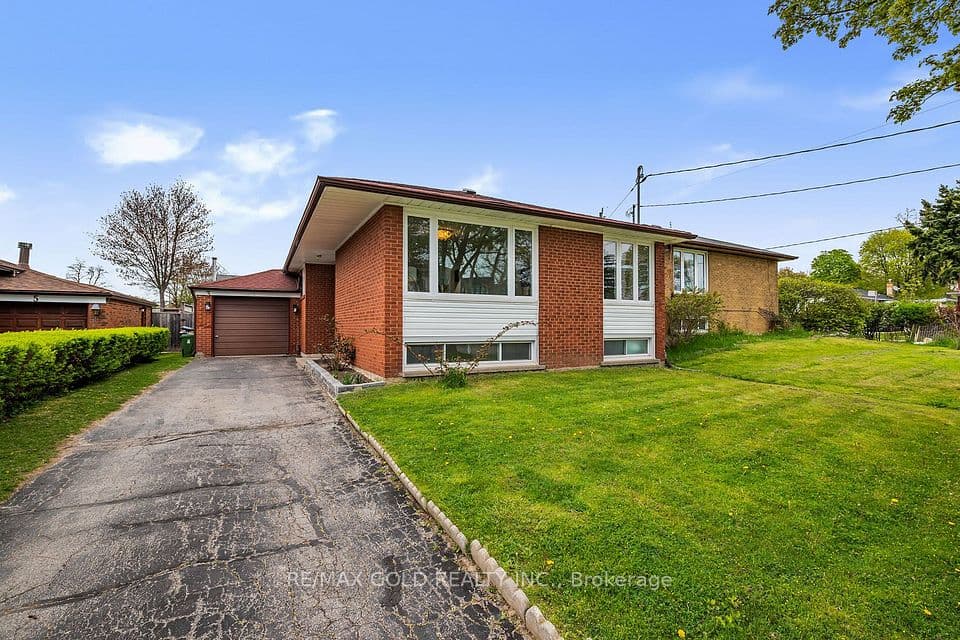 3 Willamere Drive, Toronto, ON M1M 1W5 – main photo