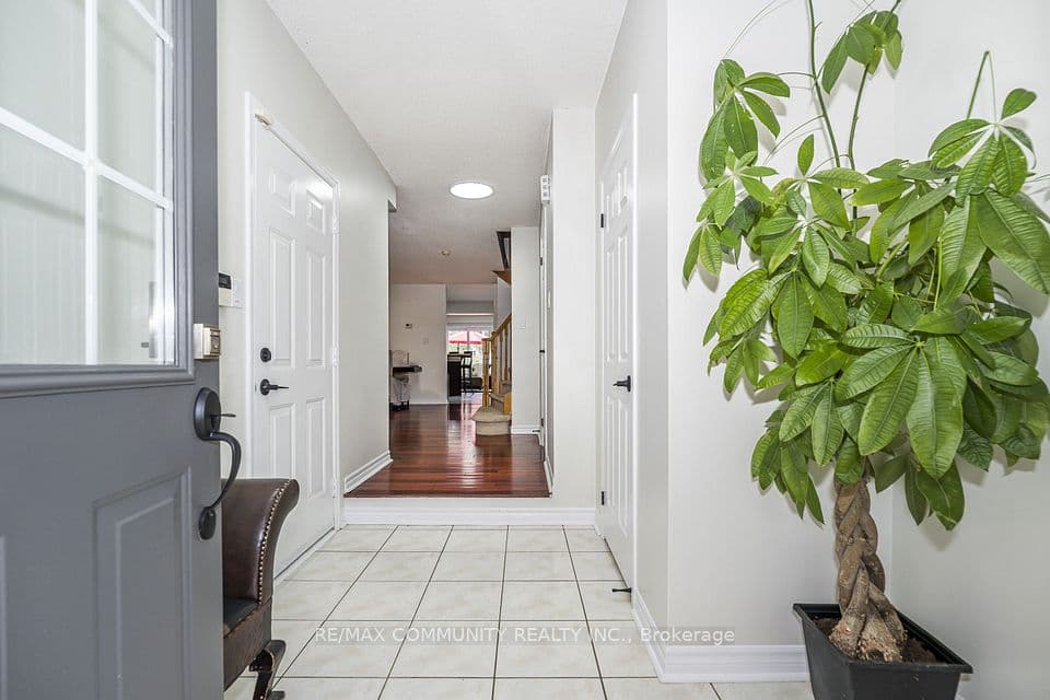 1597 Avonmore Square, Pickering, ON L1V 7H5 – photo 3