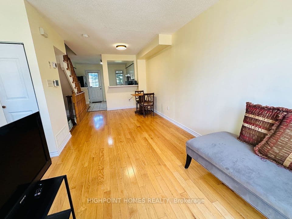 2 Hedge End Road 115, Toronto, ON M1B 5Z8 – photo 3